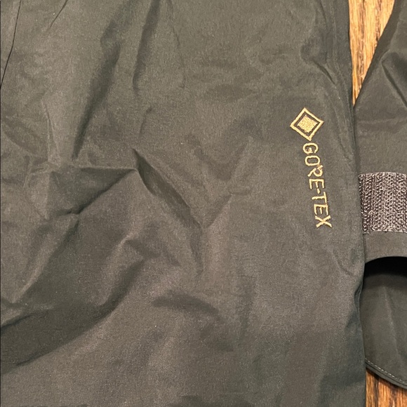 Norrøna Tamok Gore-Tex Women's Snowboard Jacket Rosin - Picture 14 of 16